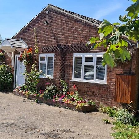 Sherwood Bungalow 3 Bedroom Entire Property 波士顿 外观 照片
