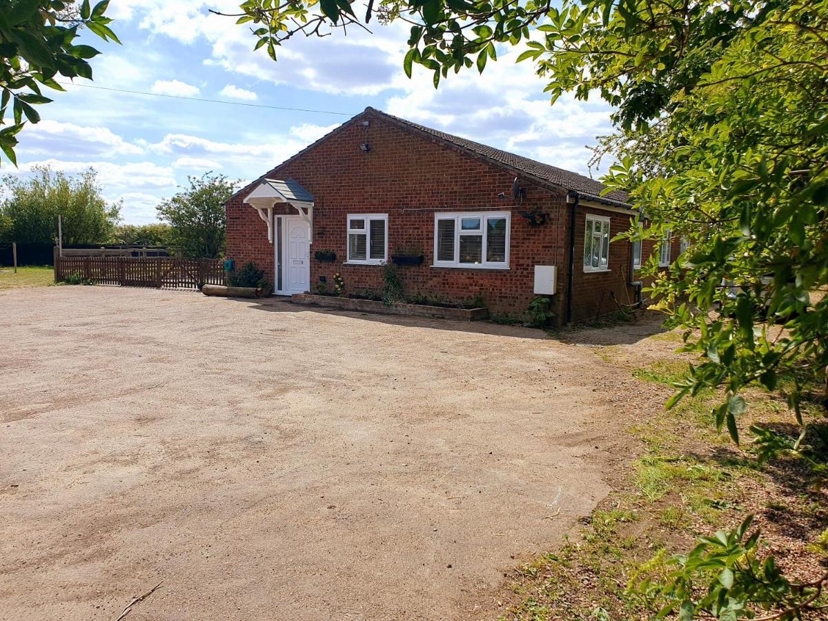 Sherwood Bungalow 3 Bedroom Entire Property 波士顿 外观 照片
