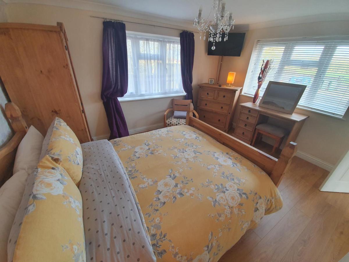 Sherwood Bungalow 3 Bedroom Entire Property 波士顿 外观 照片