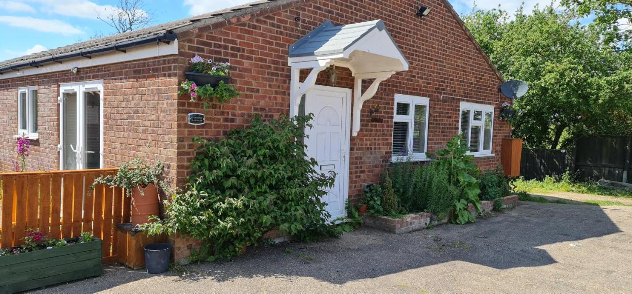 Sherwood Bungalow 3 Bedroom Entire Property 波士顿 外观 照片