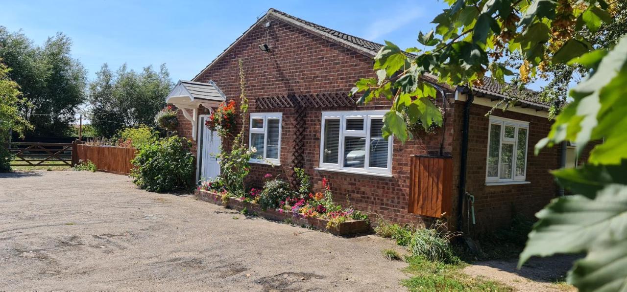 Sherwood Bungalow 3 Bedroom Entire Property 波士顿 外观 照片